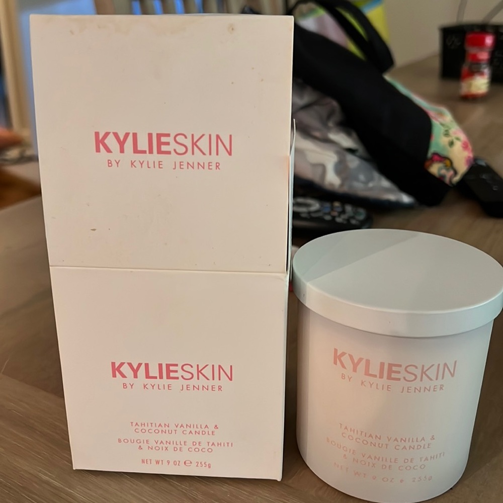 Kylie SKIN Tahitian vanilla coconut candle